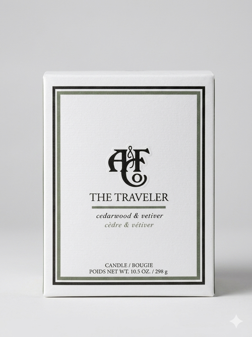 the traveler bougie parfumée à base de cèdre et vétiver